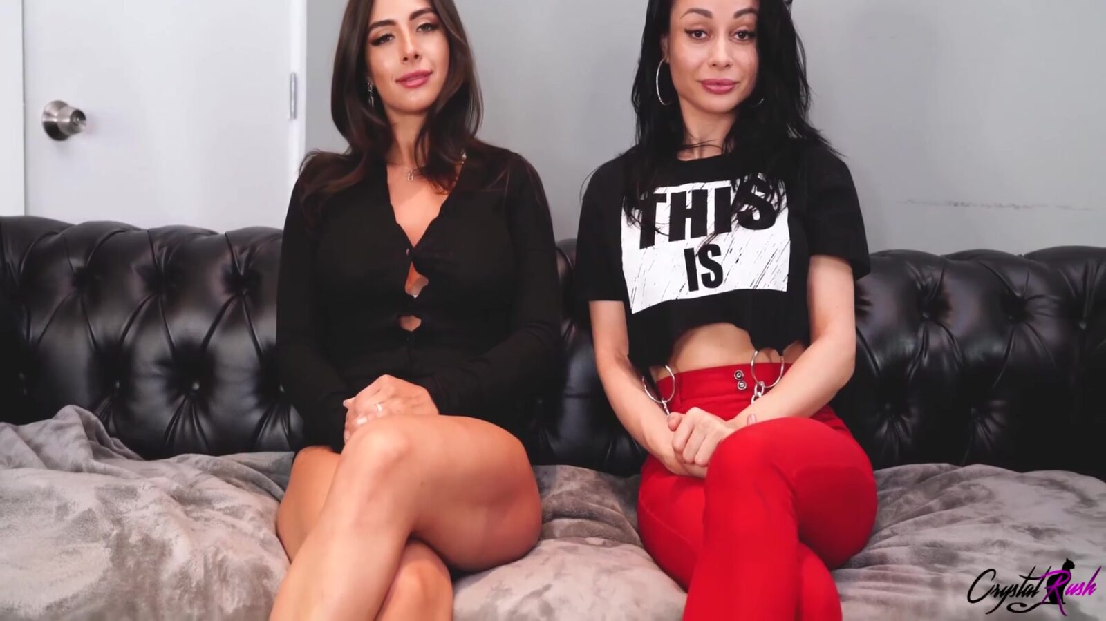 Passionate Threesome With Two Gorgeous Brunettes – Crystal Rush 10 Min With Aurelly Rebel