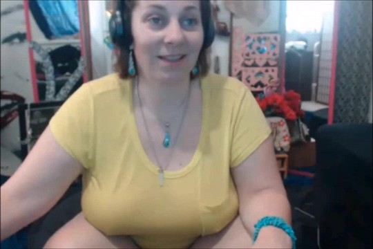Chubby webcam milf from Baltimore masturbating on chaturbate
