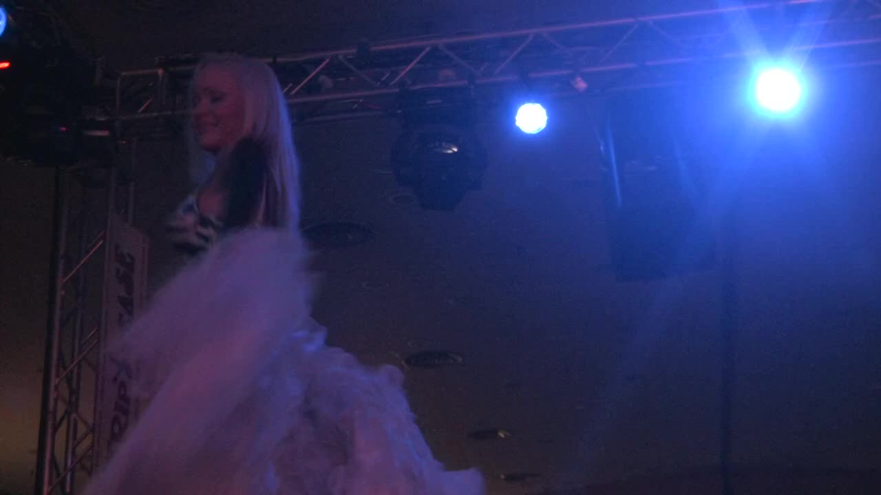 Chanel 27, il cameraman e tanta nebbia sul palco!