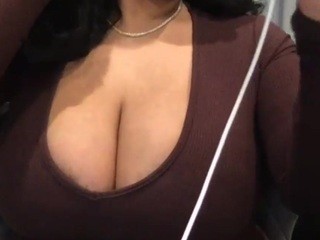 Creole Barbie nude on adult Live Sex Chat Room