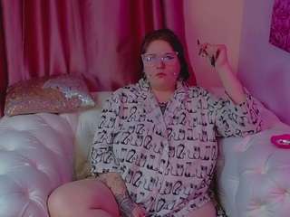 LeonaCurvyGirl nude on adult Live Sex Chat Room