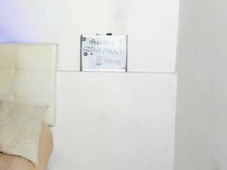 Lizzlive011 nude on adult Live Sex Chat Room