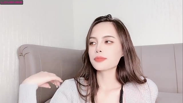 Aiwe nude strip on cam for live sex chat