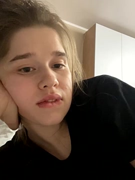 HornyGirlH nude strip on cam for live sex chat