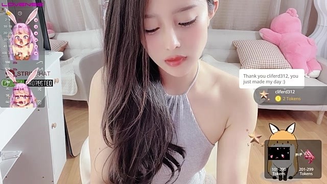 JennyJoice nude strip on cam for live sex chat