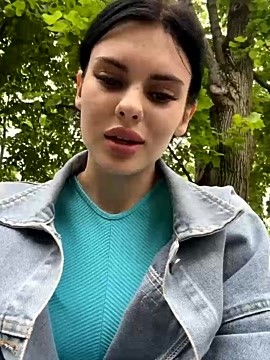 _Kelly_Roger_ nude strip on cam for live sex chat