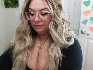 kinky-kris nude on adult Live Sex Chat Room