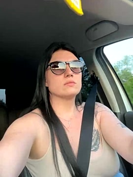LizaRoxx nude strip on cam for live sex chat