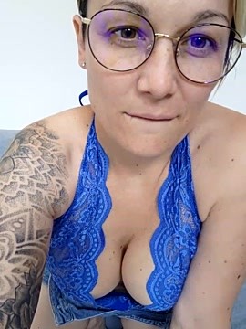 Marinella07 nude strip on cam for live sex chat