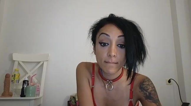 Miatemptress69 nude strip on cam for live sex chat