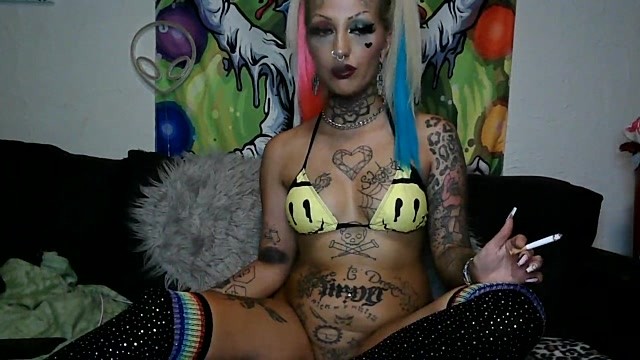 RoxxyInk nude strip on cam for live sex chat