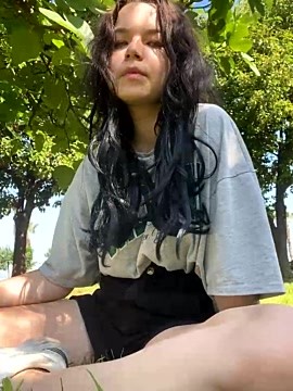 SandraaHub nude strip on cam for live sex chat