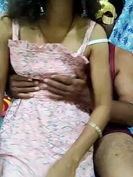 Desilivecouple nude strip on cam for live sex chat