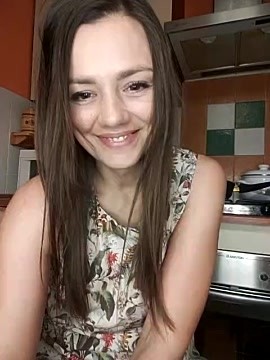 KrissSexi nude strip on cam for live sex chat