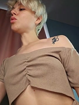 Linapiesy nude strip on cam for live sex chat