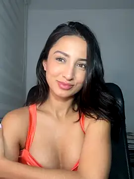 EvaMoet nude strip on cam for live sex chat