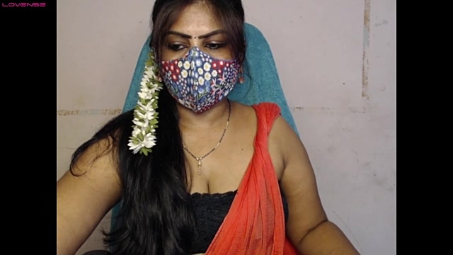 Harika-sexy nude strip on cam for live sex chat