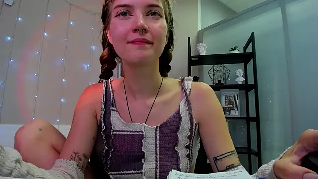 JessicaFields nude strip on cam for live sex chat