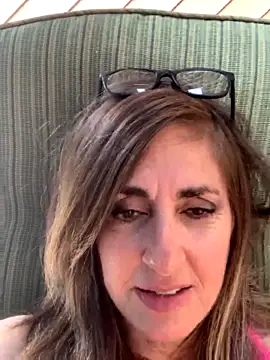 LilHoneyBee nude strip on cam for live sex chat