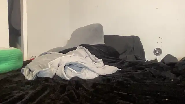 Maddiliz nude strip on cam for live sex chat