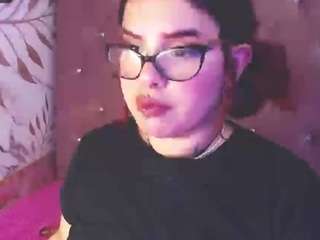 CINNAMON8 nude on adult Live Sex Chat Room