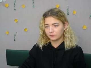 HannaCurly nude on adult Live Sex Chat Room