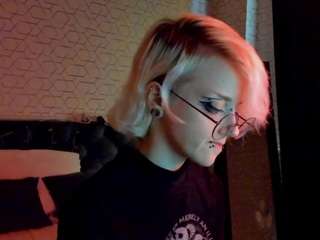 Holy-Silvia nude on adult Live Sex Chat Room