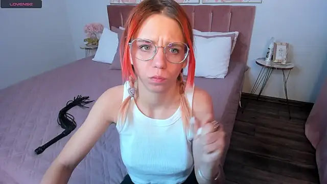 PippiLongstockings nude strip on cam for live sex chat