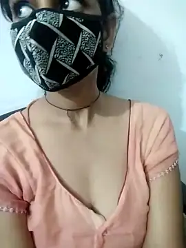 Queen467 nude strip on cam for live sex chat