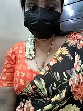 Queenlakshana nude strip on cam for live sex chat