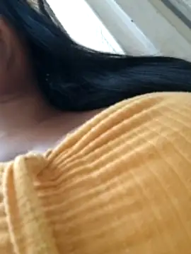 AbellaLizz nude strip on cam for live sex chat