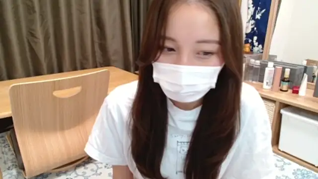 Mipoporin nude strip on cam for live sex chat