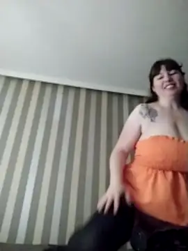 Natka7 nude strip on cam for live sex chat