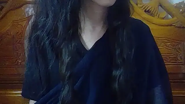 Naylaah nude strip on cam for live sex chat