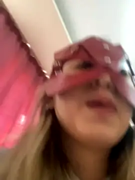 Sariyimsari nude strip on cam for live sex chat