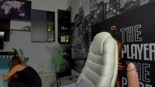 Ur_pearL nude strip on cam for live sex chat