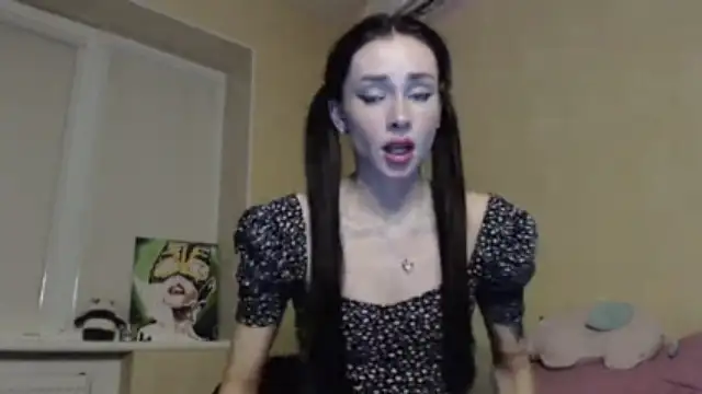 BellaBlum naked strip on webcam for live sex chat