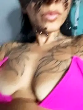 Nadiasexy nude strip on cam for live sex chat