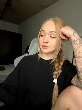 Amaryllis naked strip on webcam for live sex chat