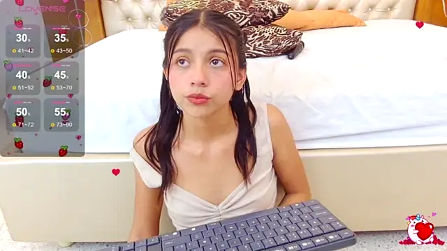 AmeryBramson naked strip on webcam for live sex chat
