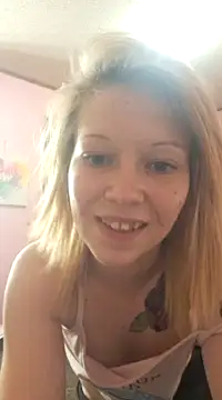Badgirl25sexy naked strip on webcam for live sex chat