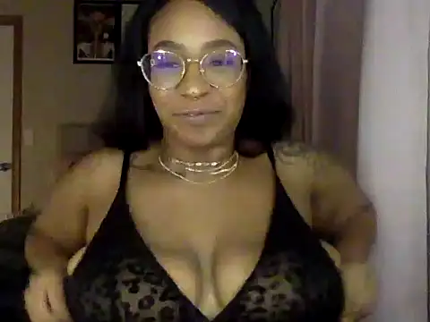 Gigi_sweetcheeks naked strip on webcam for live sex chat