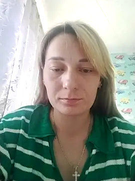 KellyBrant naked strip on webcam for live sex chat