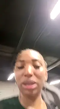 Lauraleiii naked strip on webcam for live sex chat