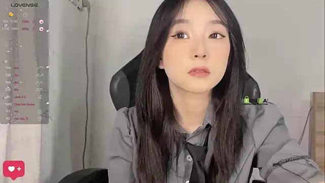 Wenwen-baby naked strip on webcam for live sex chat