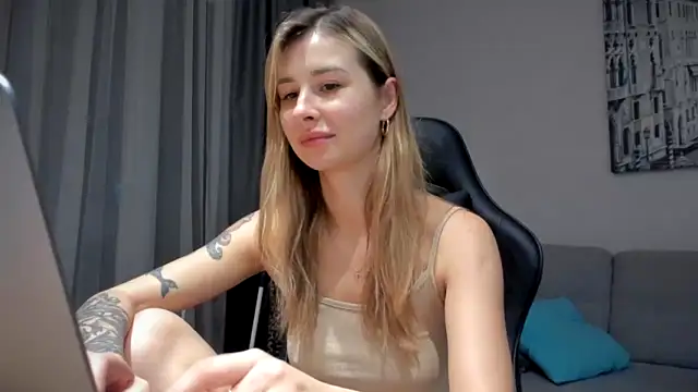IamKiraCutie naked strip on webcam for live sex chat
