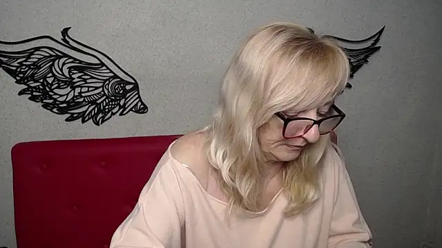 IngritSnow naked strip on webcam for live sex chat