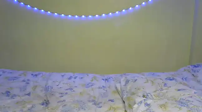 Pretty_vw naked strip on webcam for live sex chat