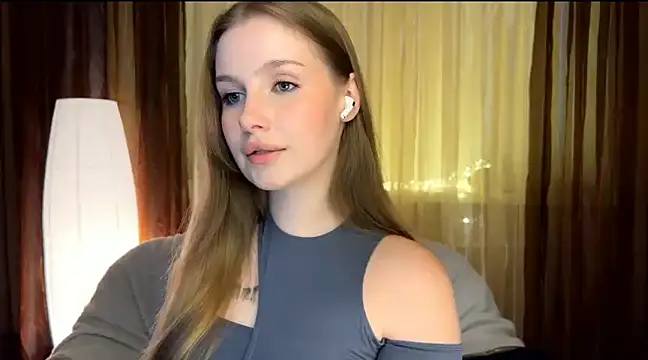 Cute_siberian_girll_ naked strip on webcam for live sex chat