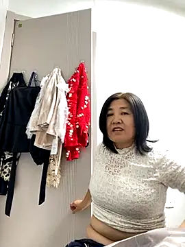 JiaodianBenben naked strip on webcam for live sex chat